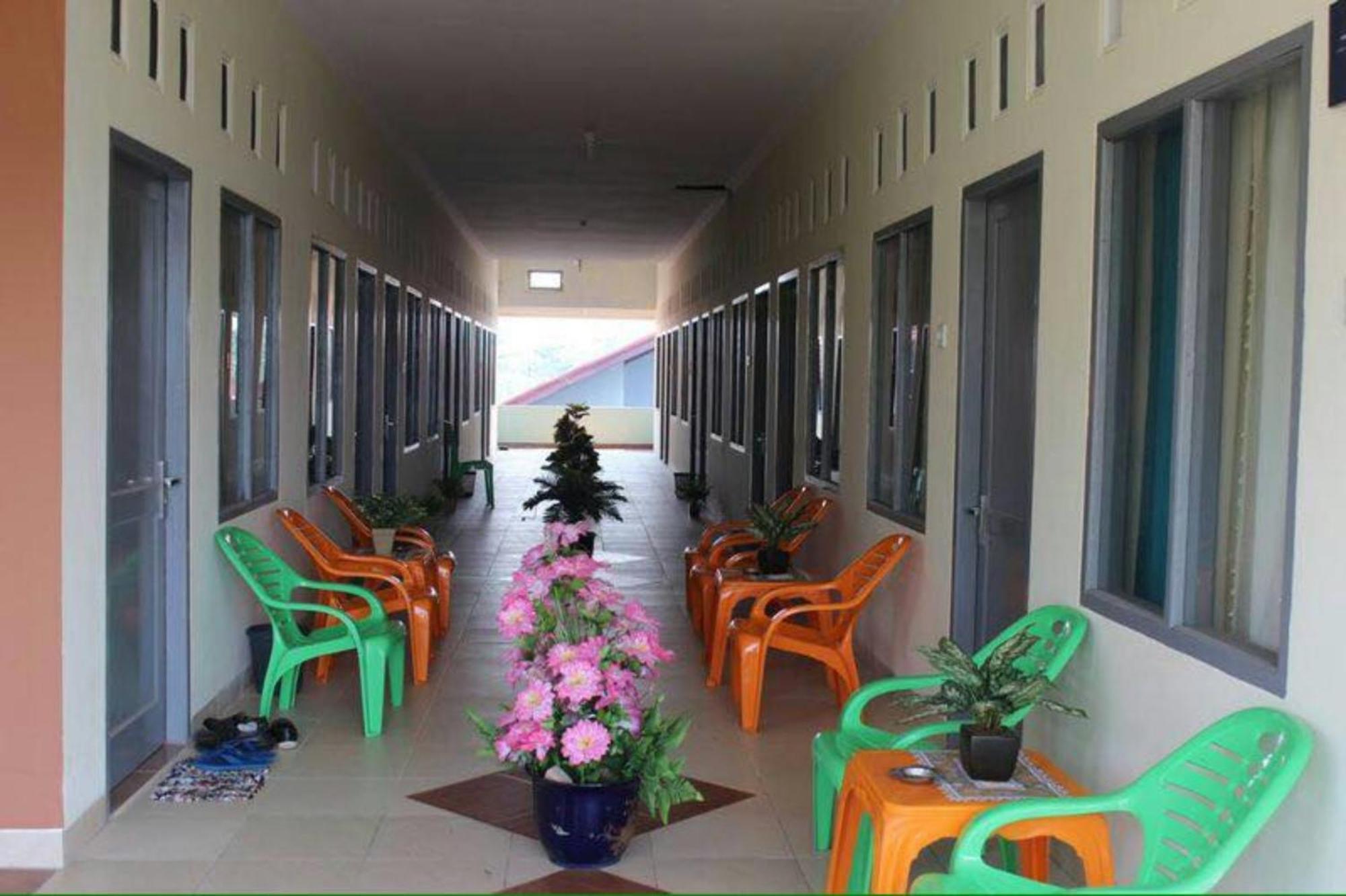 فندق بينجينابان سيارياه Parit  المظهر الخارجي الصورة